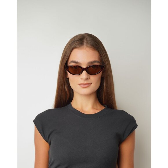 Tortoise Shell Women's Sunglasses - Picture 2 of 5